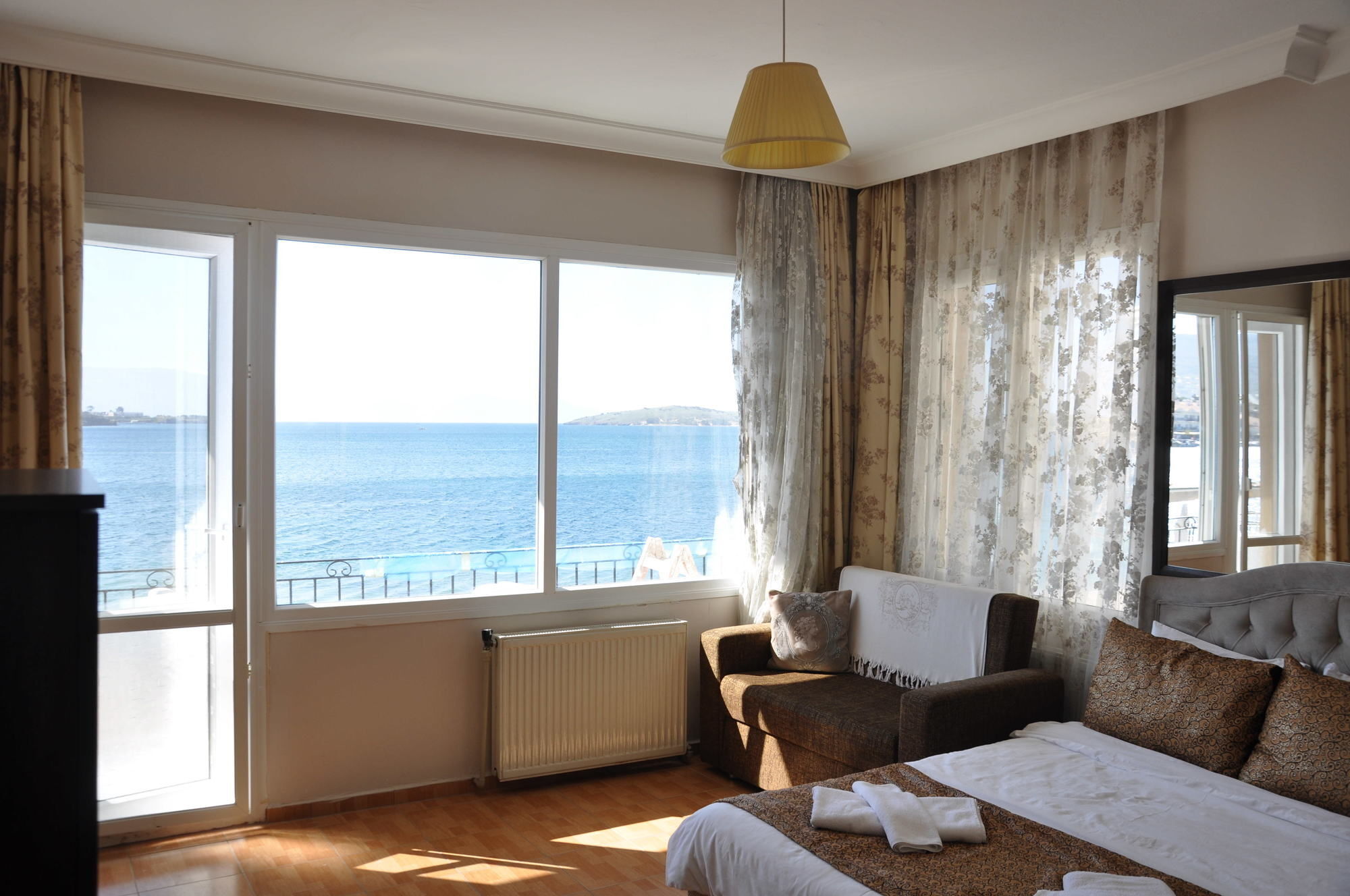 Foca Kumsal Hotel Εξωτερικό φωτογραφία